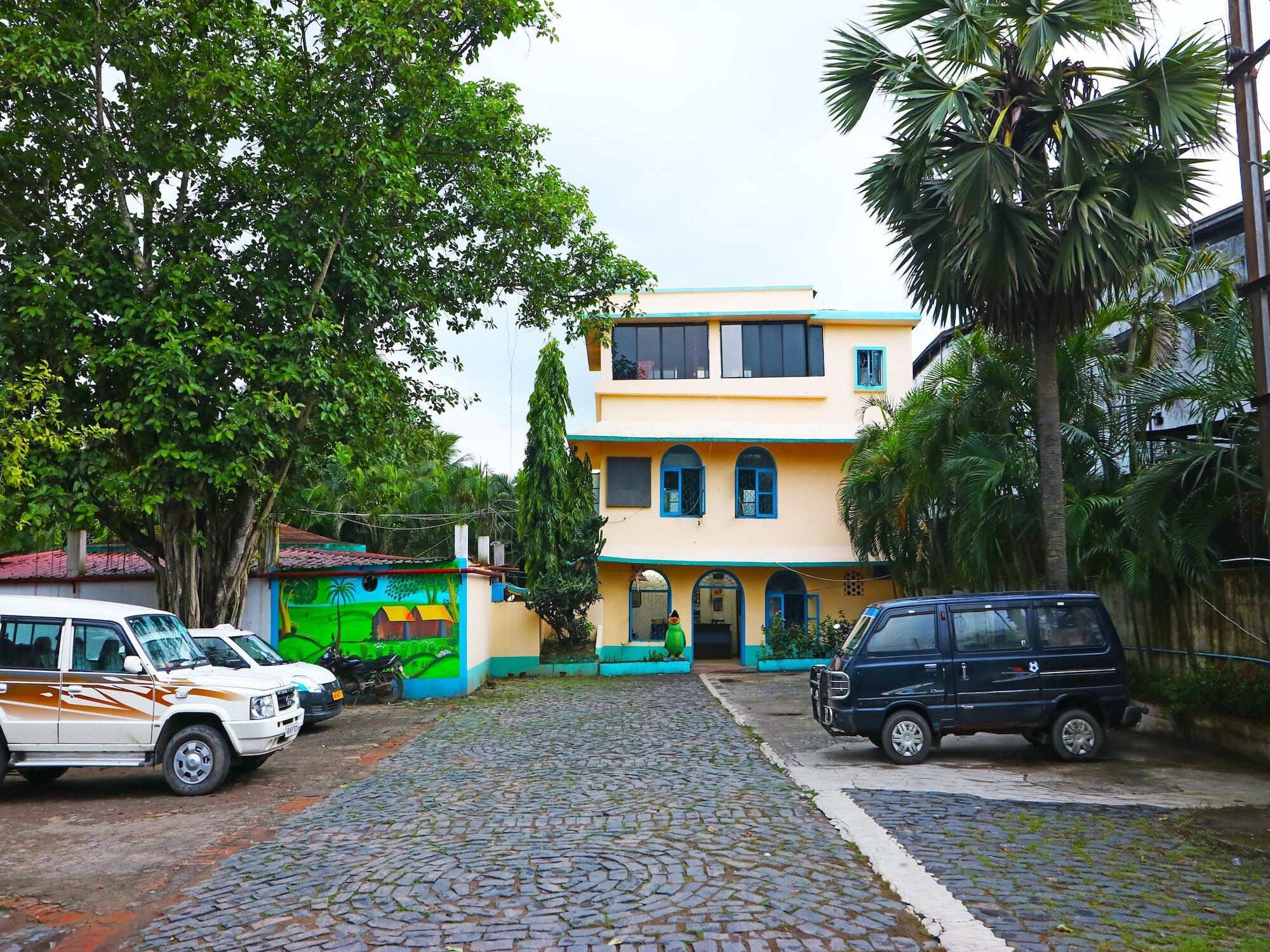 Oyo 10470 Hollywood Hotels And Resorts Kolkata Exterior photo